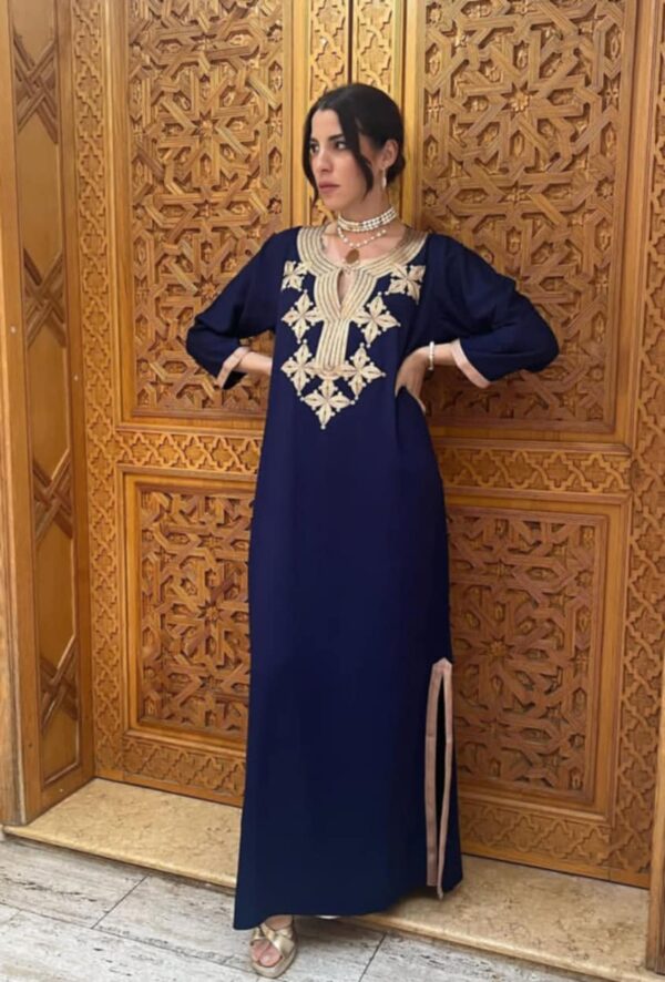 Robe d’hotesse bordée 2
