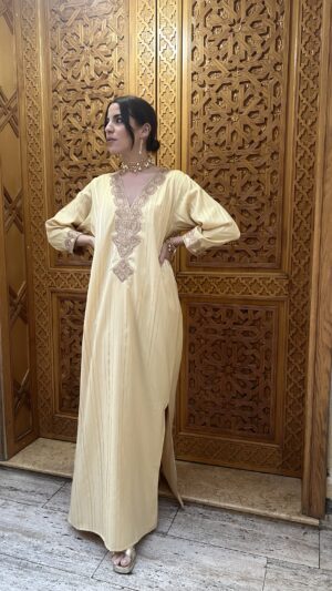 Robe d’hôtesse: "Jauna"