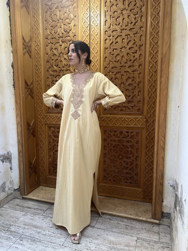 Robe d’hôtesse: "Jauna"
