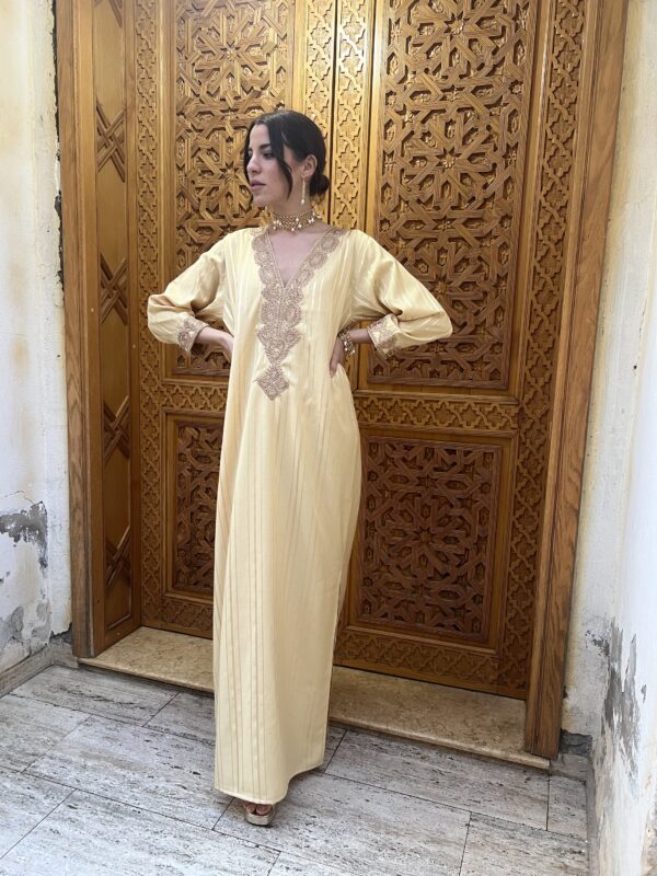 Robe d’hôtesse: "Jauna"