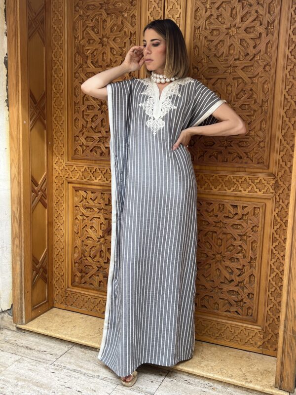 Robe d’hôtesse: Gris lin