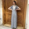Robe d’hôtesse: Gris lin