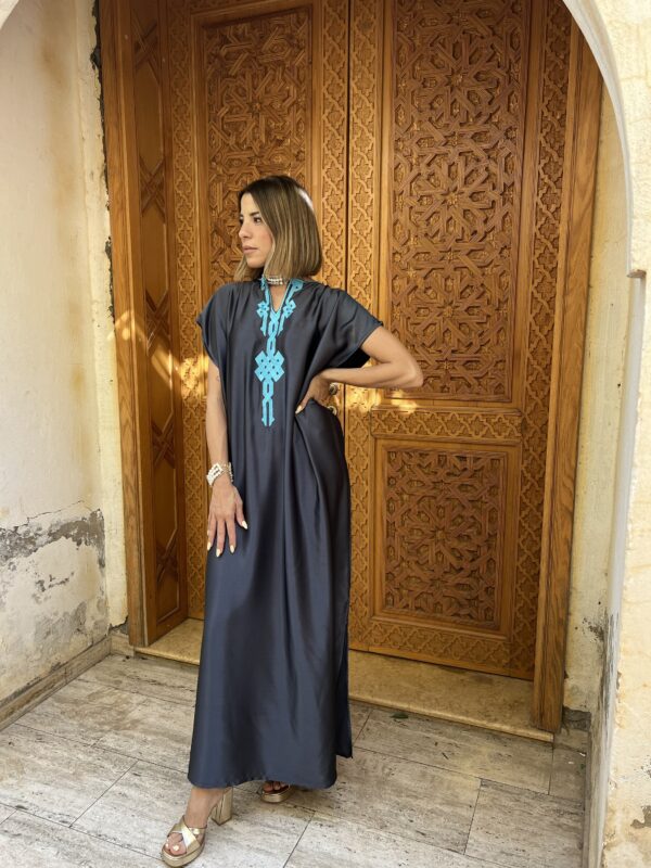 Robe d’hôtesse: "Caligraphy" grise