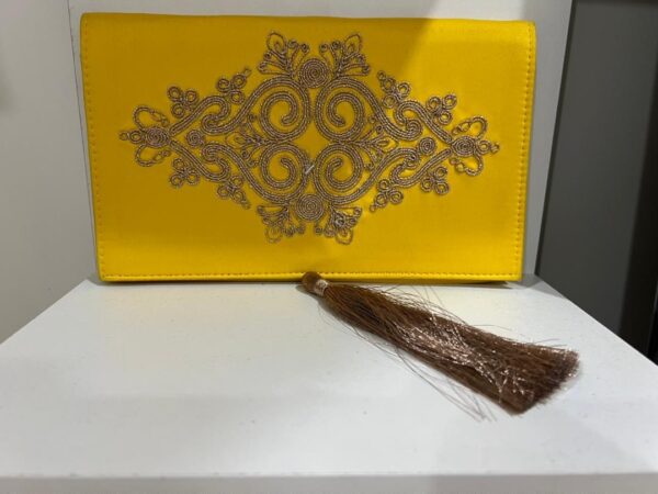 Pochette brodé