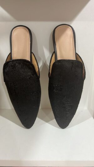 Mule noir en brocard